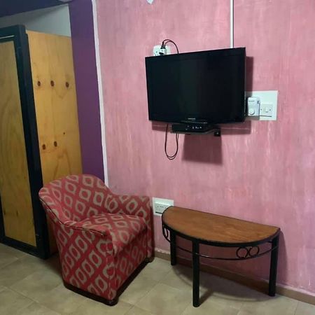 Vlv International Guest House Kololi Kültér fotó
