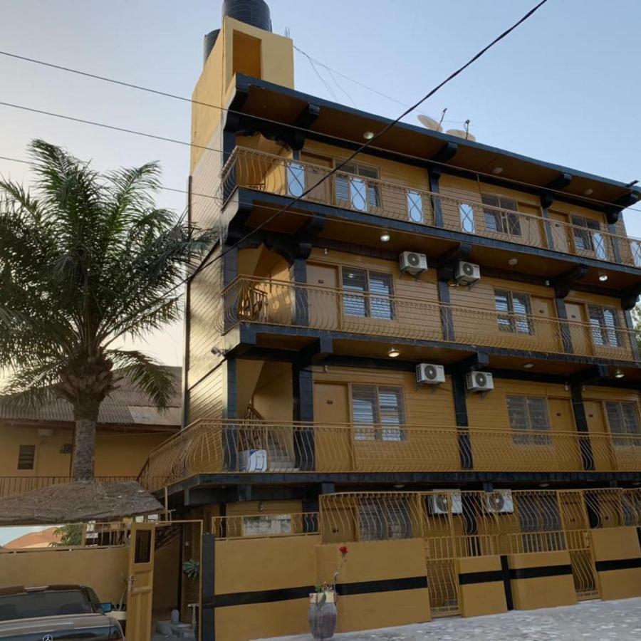 Vlv International Guest House Kololi Kültér fotó