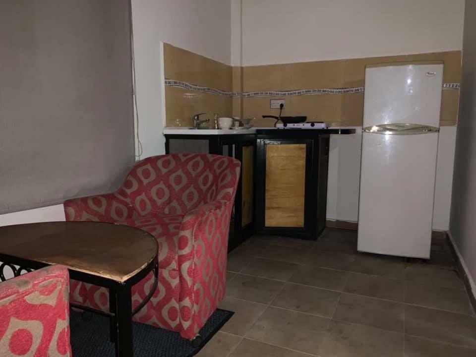 Vlv International Guest House Kololi Kültér fotó