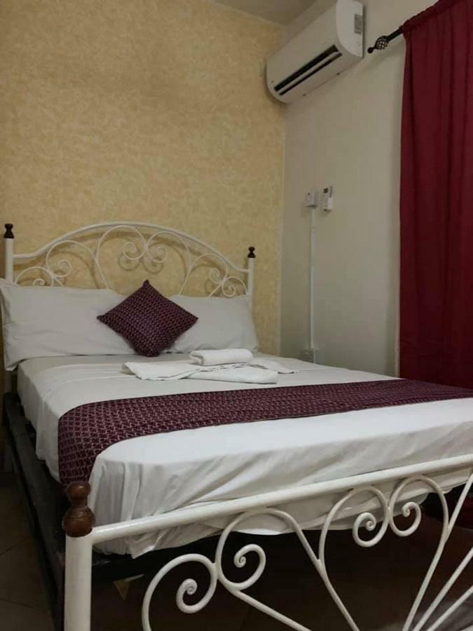 Vlv International Guest House Kololi Kültér fotó